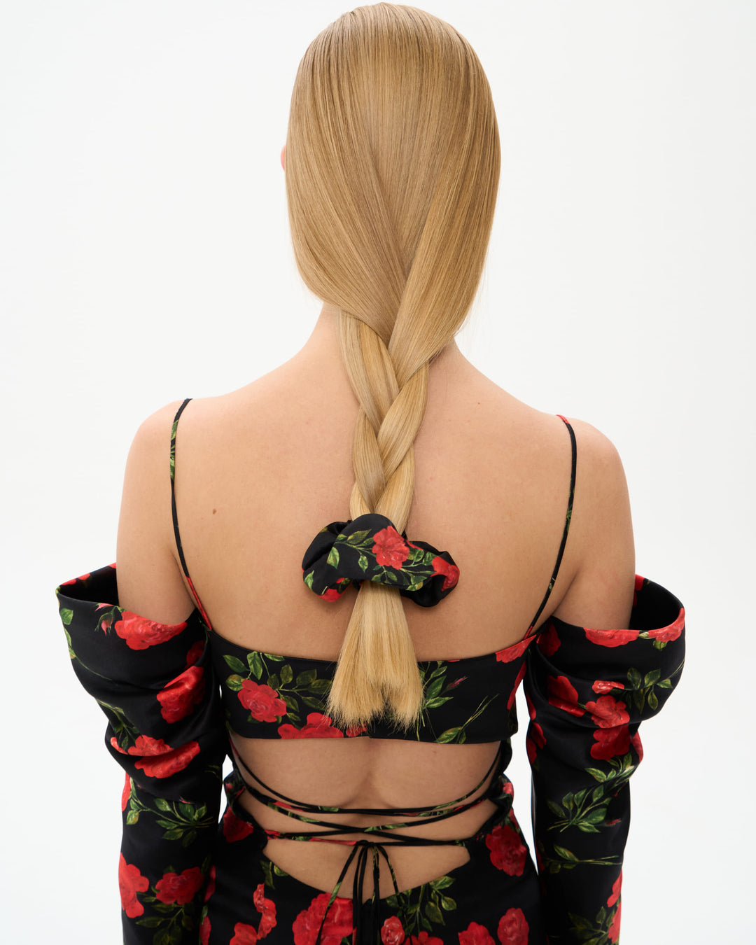 BRUNA, SCRUNCHIE IN BLACK SATIN WITH RED ROSE PRINT