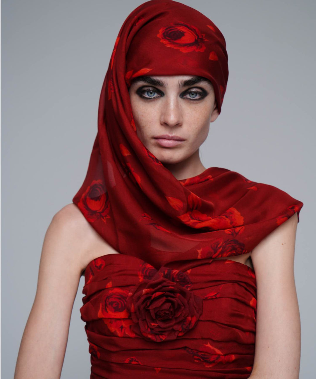 LETICIA, HEADSCARF MADE OF BURGUNDY CHIFFON WITH RED FLOWERS