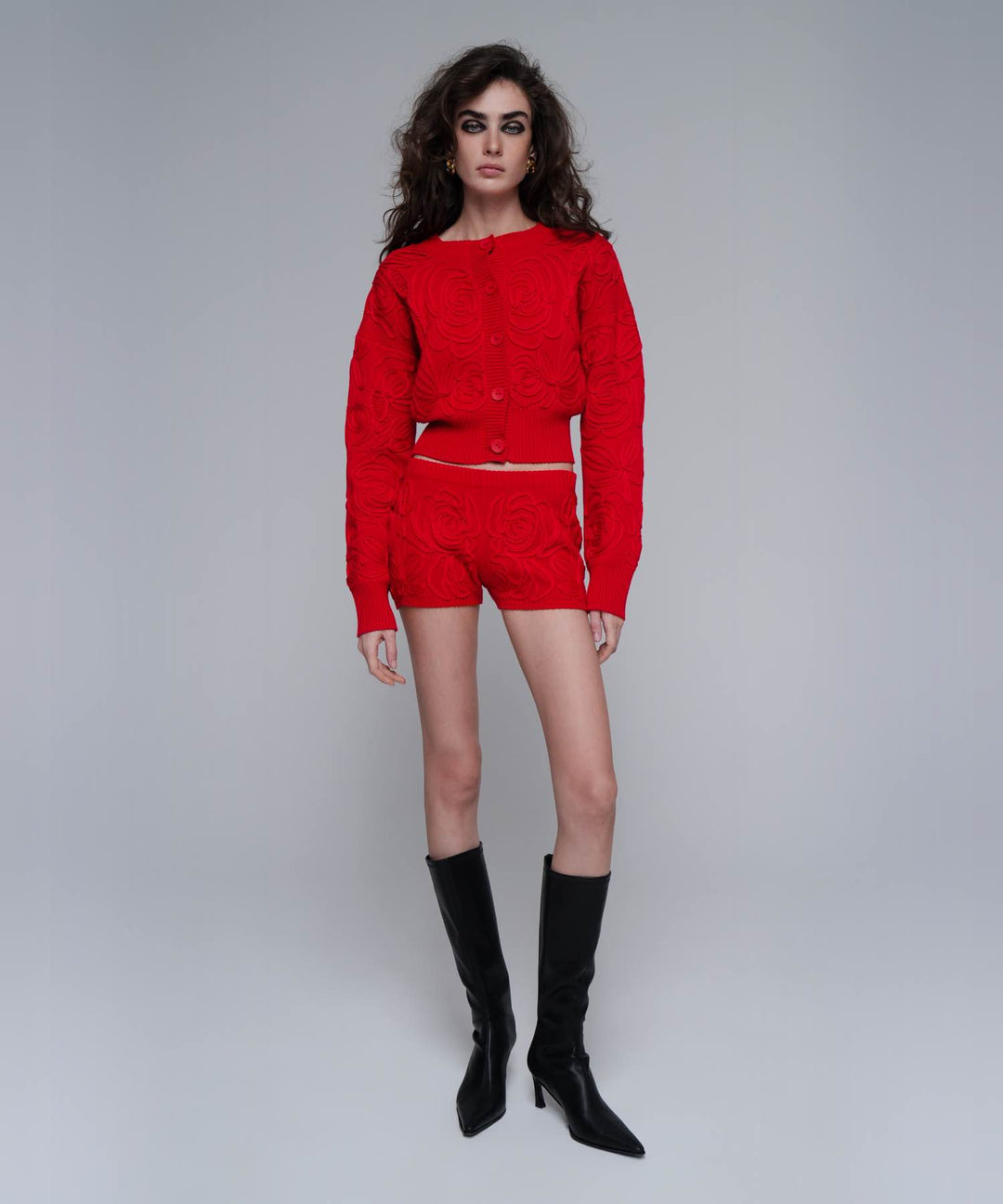 MARYL-JADE, KNITTED SET, SWEATER AND SHORTS MADE OF RED COTTON WITH LACE ROSES