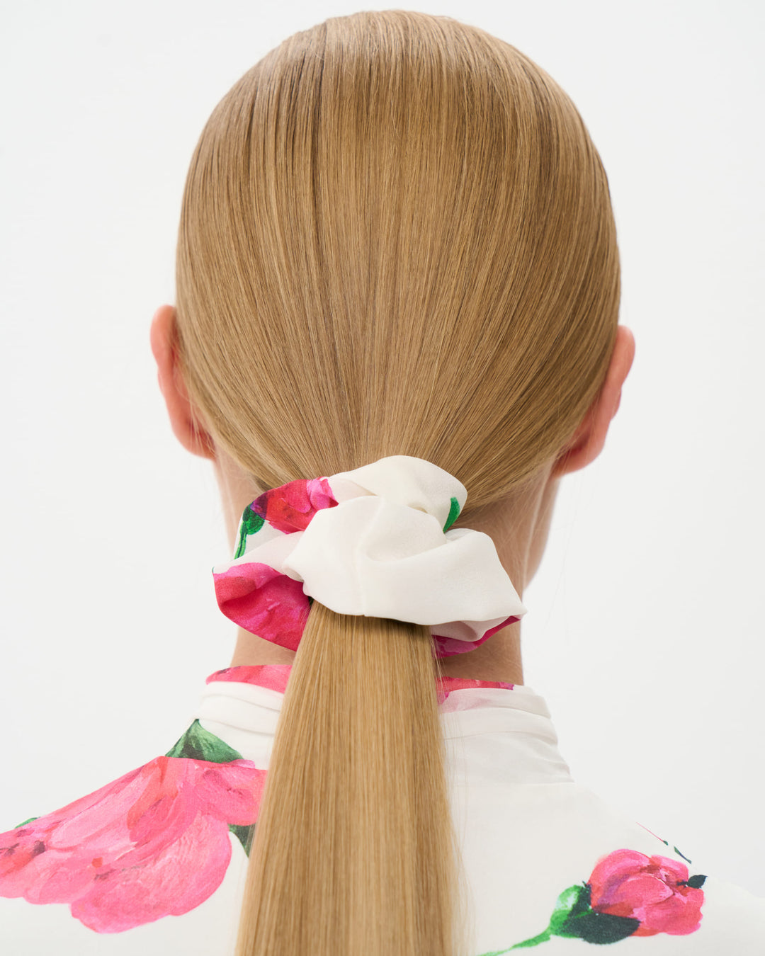 BRUNA, SCRUNCHIE MILKY WITH CRIMSON ROSE PRINT