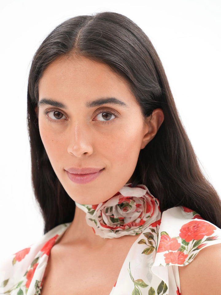 FLORIENA, MILKY WHITE CHOKER WITH A ROSE AND MEDIUM RED FLOWERS