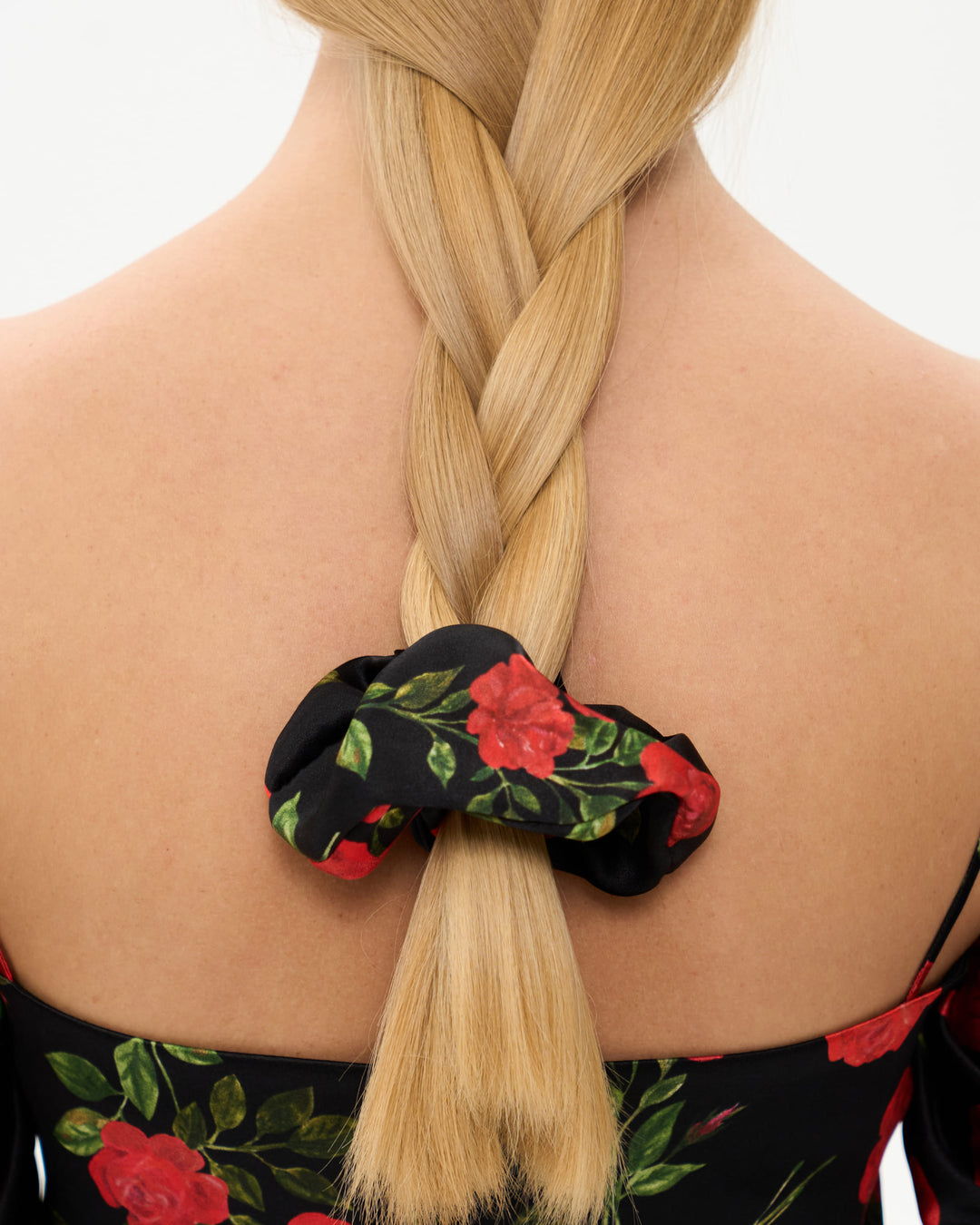 BRUNA, SCRUNCHIE IN BLACK SATIN WITH RED ROSE PRINT