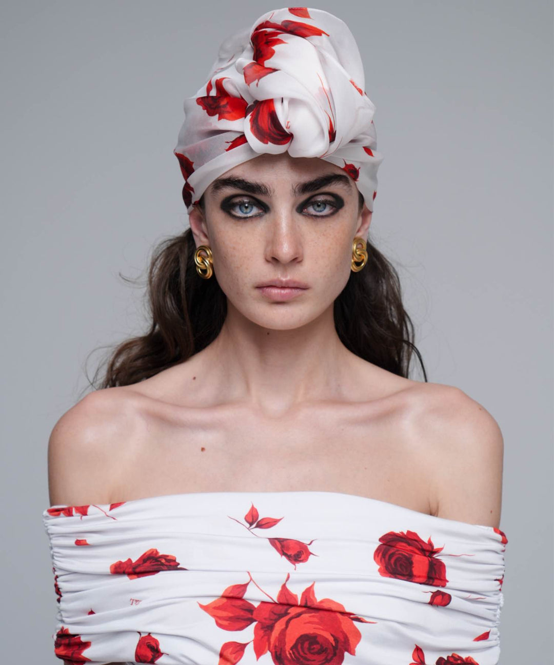 LETICIA, HEADSCARF MADE OF IVORY CHIFFON WITH RED FLOWERS