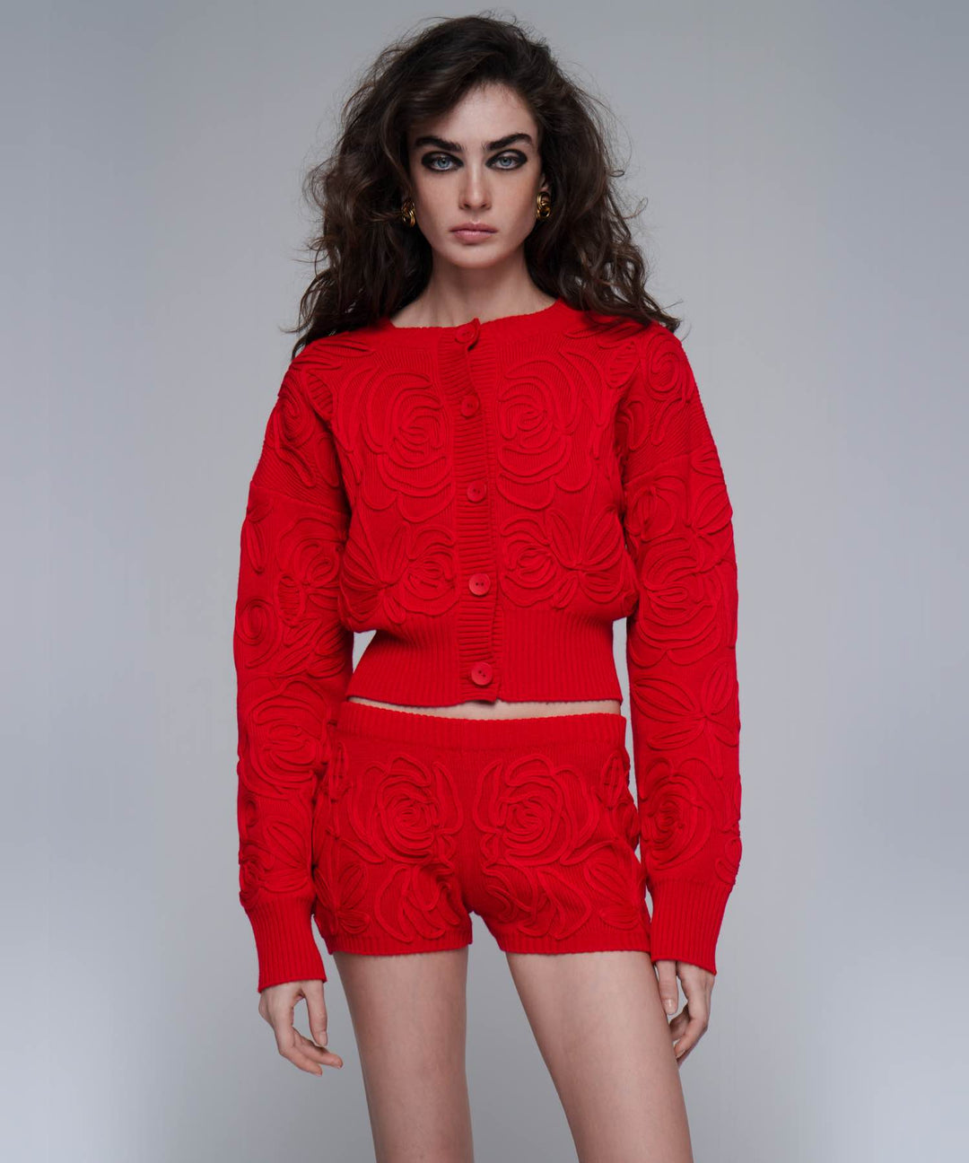 MARYL-JADE, KNITTED SET, SWEATER AND SHORTS MADE OF RED COTTON WITH LACE ROSES