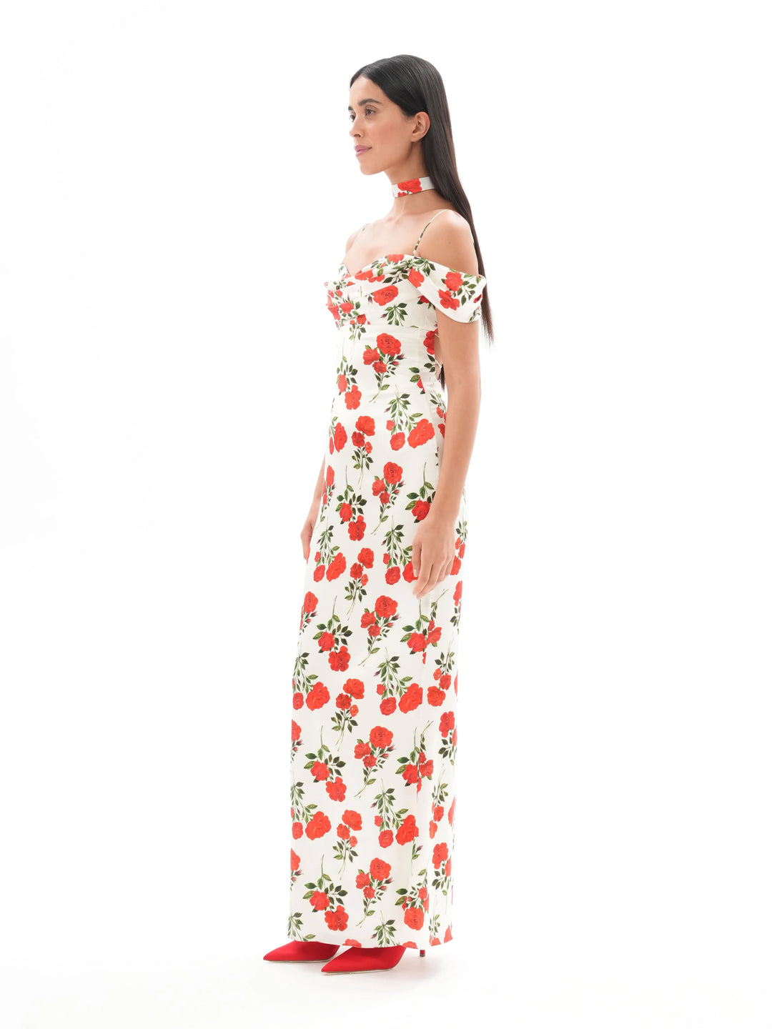 MARLEN, AN MILK WHITE MAXI DRESS WITH SHORT SLEEVES, ADORNED WITH MEDIUM-SIZED RED FLOWERS